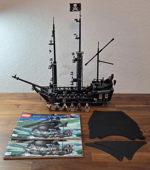 LEGO Pirates of the Caribbean: The Black Pearl (4184) - *Read Description*