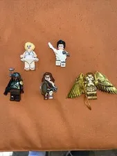 Lego Minifigure lot Of 5 With Elvis, Marylin, Winder Woman And 2 More