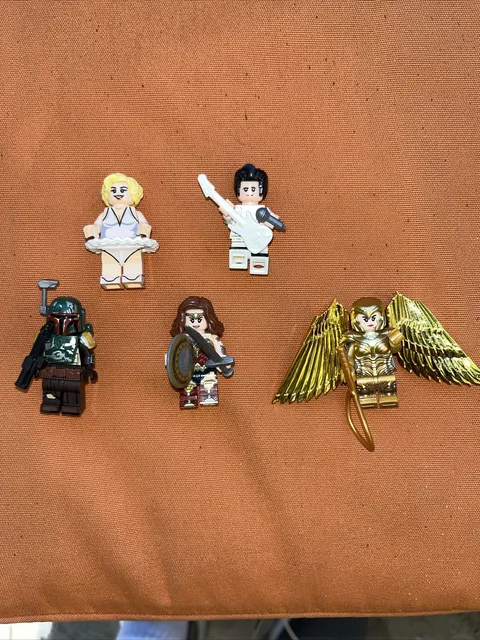Lego Minifigure lot Of 5 With Elvis, Marylin, Winder Woman And 2 More