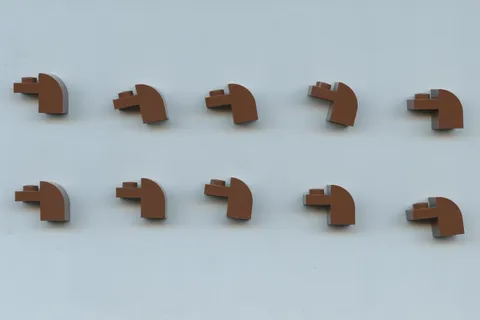 LEGO x 10 Reddish Brown Slope, Curved 2 x 1 x 1 1/3 with Recessed Stud 6091