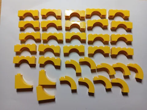 LEGO BULK LOT 34 YELLOW ARCH BRICKS  1X4 1X3X2