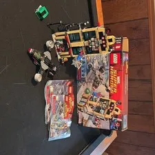 LEGO Marvel Spider-Man Daily Bugle Showdown 76005 W/Box & Instructions