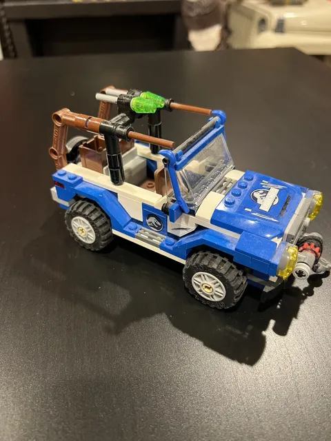 2015 Lego Jurassic World JEEP/TRUCK Dilophosaurus Attack 75916 Fast Ship