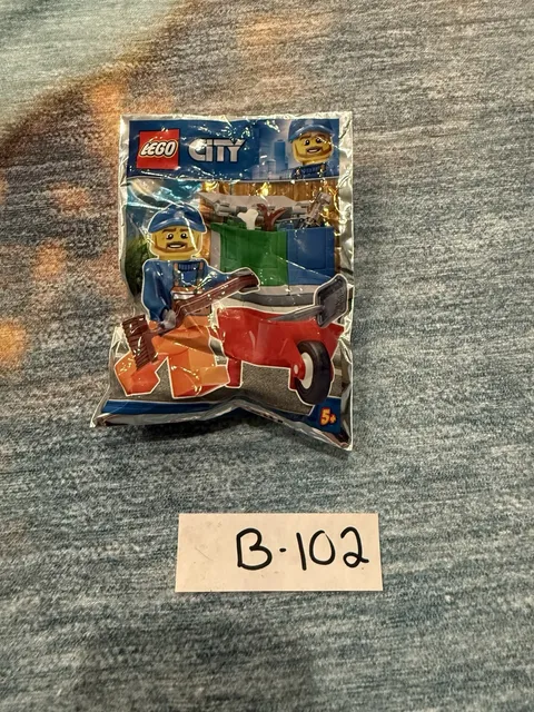 LEGO City Minifigure Foil Pack Limited Edition Foil Garbage Man