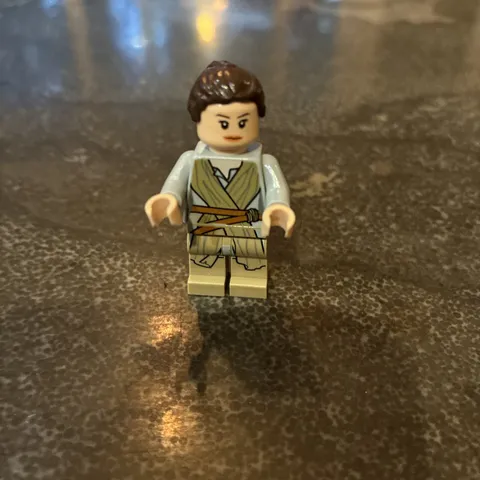 LEGO Star Wars Rey Minifigure sw0677 in sets 75099 75105 75148 75178 75192 75236