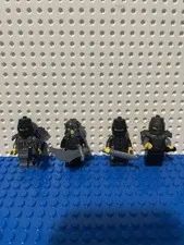 LEGO castle/fantasy Figures With Accessories Helmets Hair Weapons Read Desc.