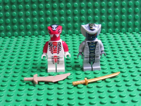 Lot of 2 Lego Ninjago minifigures Rise of the snakes Fang-Suei Rattla GT61