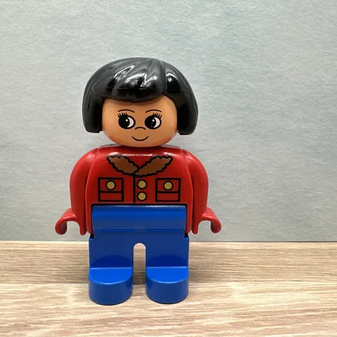 Lego Duplo Figure Woman black hair red shirt (brown collar) blue pants vintage