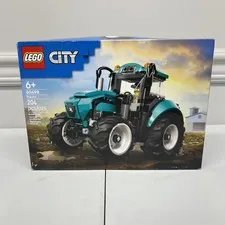 LEGO City 60498 Tractor Farm Building Set 204 Pcs NEW Sealed Damaged Box