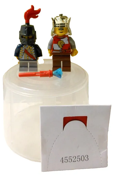 LEGO 9439 MINI FIGURE Castle Kingdom Lion King Quarters KING AND PROTECTOR 2011