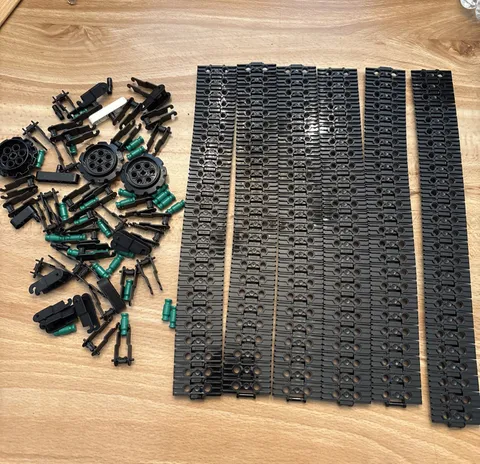 LEGO Bulk Black Tread Technic Link Tracks Lot Of 125 And Other Pieces Gears Bolt