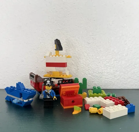 Lego 2008 Classic Pirate Building Set #6192 Incomplete