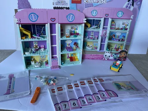 LEGO Gabbys Dollhouse 10788 pre-owned incomplete