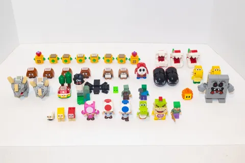 LEGO Super Mario & Minecraft Huge 38pc Minifigure Lot Bowser Jr Whomp Yoshi Toad