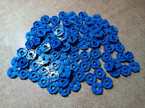 LEGO BULK LOT OF 100 BLUE ROUND PLATES 2X2 AXLE HOLE #4032