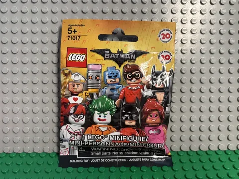 The LEGO Batman Movie Series 1 Minifigure 71017 Vacation Batman (SEALED)
