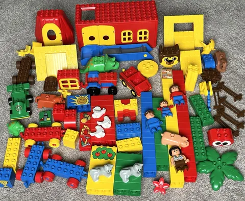 LEGO DUPLO Dinosaurs & Farm Mixed Assorted Lot - 141 Pieces - Vehicles Animals +