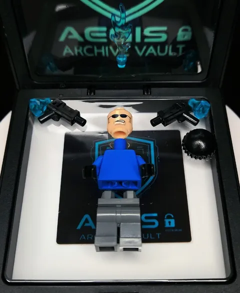 lego Mr.  Freeze henchman Minifigure Bat012 Pristine Brand New Never Assembled 