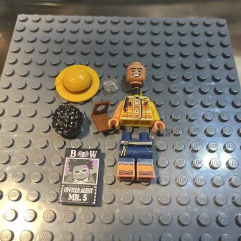 LEGO® One Piece Monkey D. Luffy Minifigure 75645 Mr 5 wanted poster