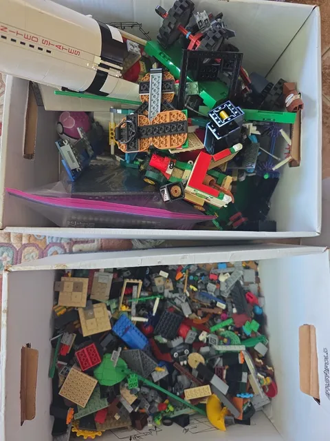 Huge Lot LEGO Mix More LP lego pieces Space Shuttle, ......extra Random Pieces. 