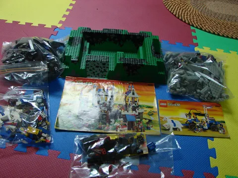 lego lot royal knights castle 6090 kings carriage 6044 horse cart 6022 + extras