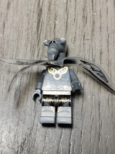 LEGO Geonosian Zombie w/ Wings Minifigure Star Wars The Clone Wars 9491 sw0382