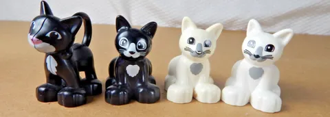 Lego Duplo  Black  White Cats Kitten  Pets Replacement Lot 4