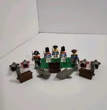 Vintage LEGO Pirates & Imperial Soldiers plus accessories - 5 Minifigures