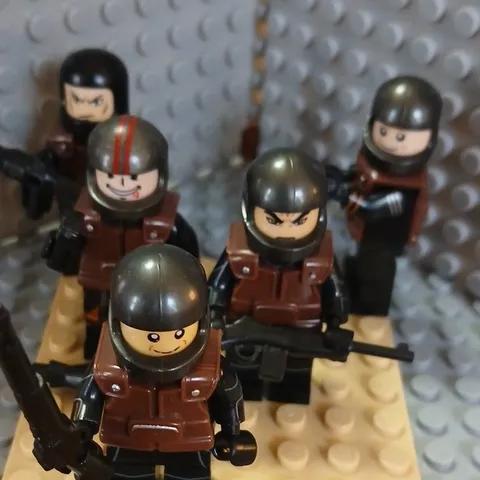 LEGO (5)  Minifigure Lot of -  Tactical Vests, w/ Weapons Security Custom