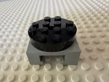 LEGO Turntable 4x4 Locking Grooved Base with Black Top (30516 / 30658) 30516c02