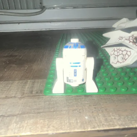 LEGO Star Wars R2-D2 Droid Minifigure - Star Wars Subtheme, Age 5+, Plastic