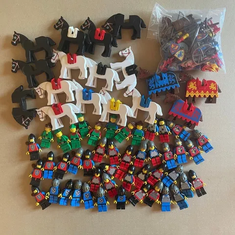 LEGO Minifigure Old Castle Horse Knighot Soldier Forest Man Black Lot Set Sale