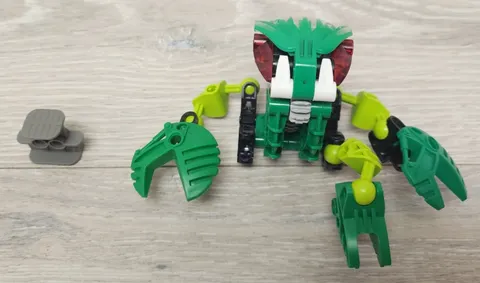 Lego Bionicle 8564 Lehvak Bohrok INCOMPLETE SET MISSING 3 PIECES NO MANUAL READ