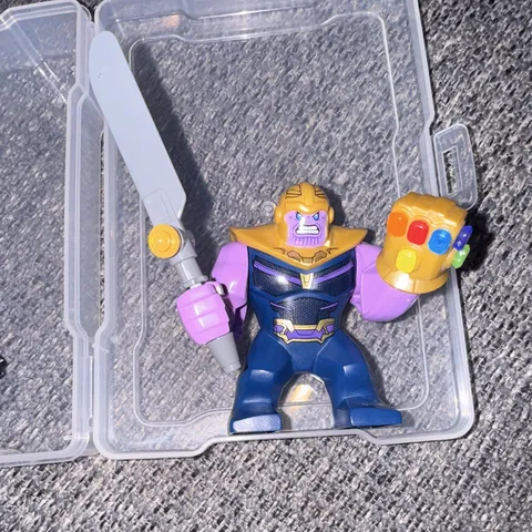 LEGO 76107 Marvel - Thanos Large Minifigure With Gauntlet - NEW