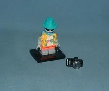 SERIES 26, ALIEN TOURIST FIGURE - LEGO - USED