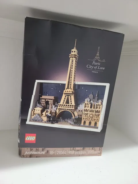 LEGO Architecture Paris - City of Love Set 21064 Sealed