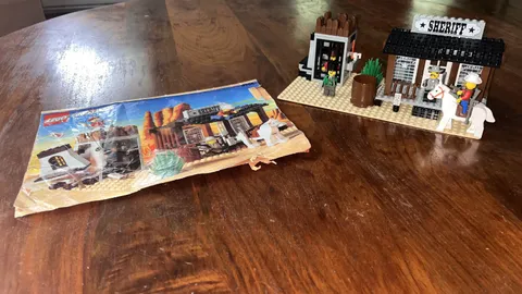 LEGO Western: Sheriff's Lock-Up (6755) 100% Complete with Instructions
