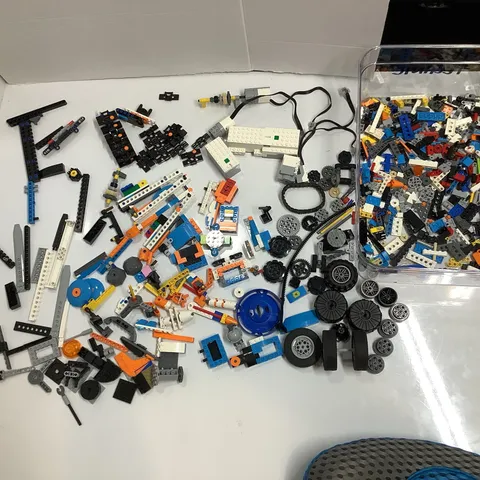 LEGO Technic Bulk Lot Pieces Parts Power Supply Beams Gears Axles Wheels Tires