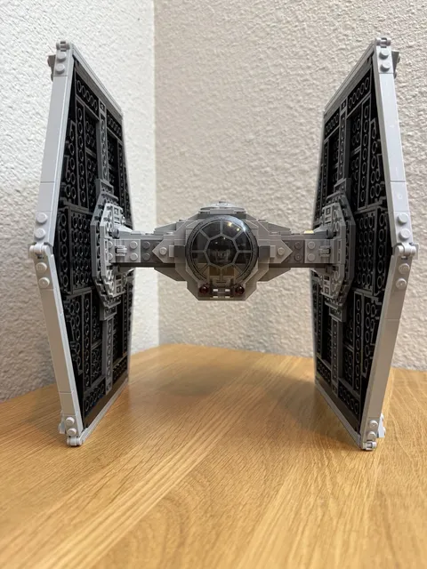 LEGO Star Wars 75211 Imperial Tie Fighter