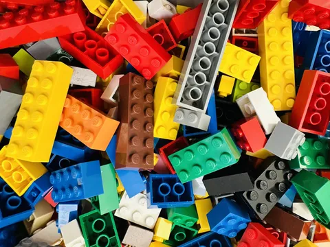 Lot Of 300 Lego Basic Bricks Blocks Random Colors Sizes 1X2 2X2 2X3 2X4 2X5