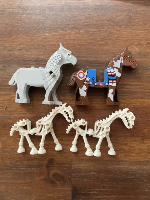 Lego Horses lot! 4 horses. Mixed Condition. Indian horse, two Skeleton horses