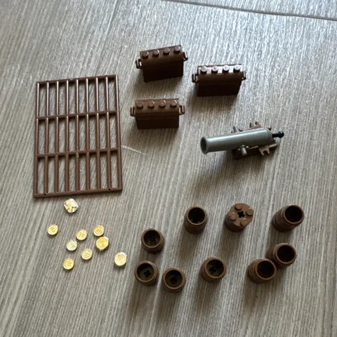 Vintage LEGO Pirates Treasure Lot Cannon Barrels Chests Gold Coins Castle Parts