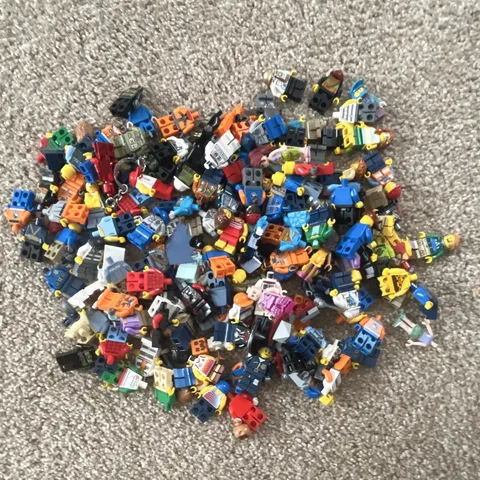 LEGO Minifigures Mixed Lot Assorted Characters & Minifigure Parts Bulk Bundle
