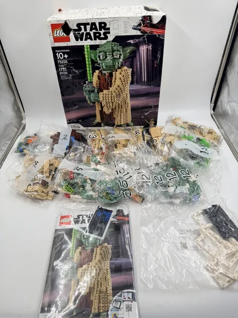 LEGO Star Wars: Yoda (75255) Brand New Factory Sealed Retired Set Rare Dmg Box