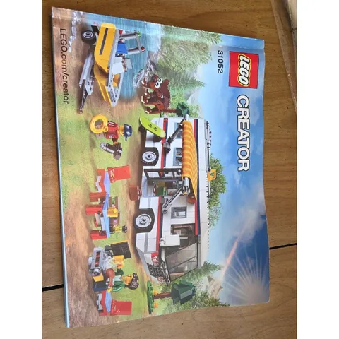 Instruction booklet for the LEGO Creator 3-in-1 Vacation Getaways Set (31052).