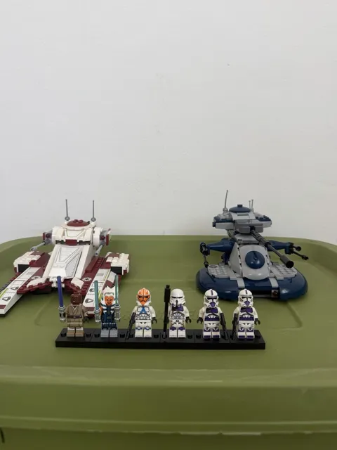 LEGO Star Wars Republic Fighter Tank 75342 and Armored Assault Tank / AAT 75283