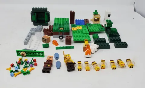 Mixed Lot of Lego Minecraft Beekeeper Villager Bricks & Pieces 
