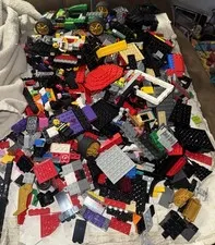 LEGO 5LB Lot of Bricks Assorted Minifigures