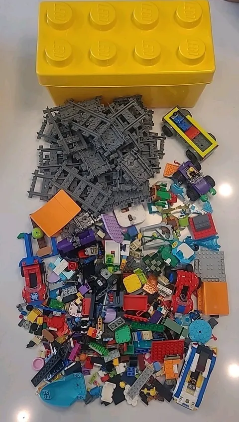 3.75 Lbs + LEGO Storage Brick 8 Stud Large Yellow Container Plastic Bin (B1-D)