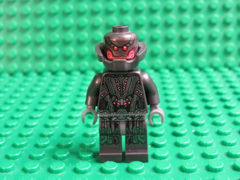LEGO Ultron Prime Minifigure Marvel Avengers Age of Ultron sh175 76031 TG30